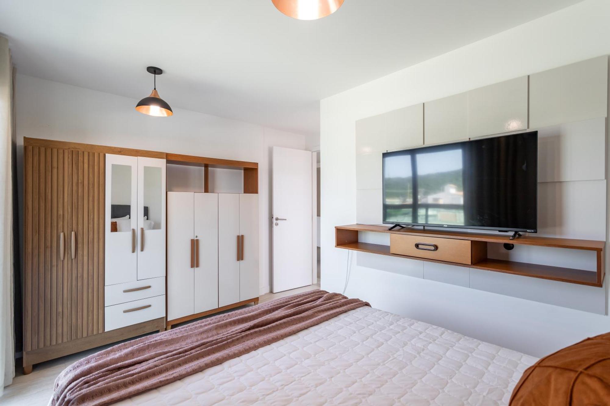 Dos Anjos Club Condo: 2br, Pool, 24/7 Security