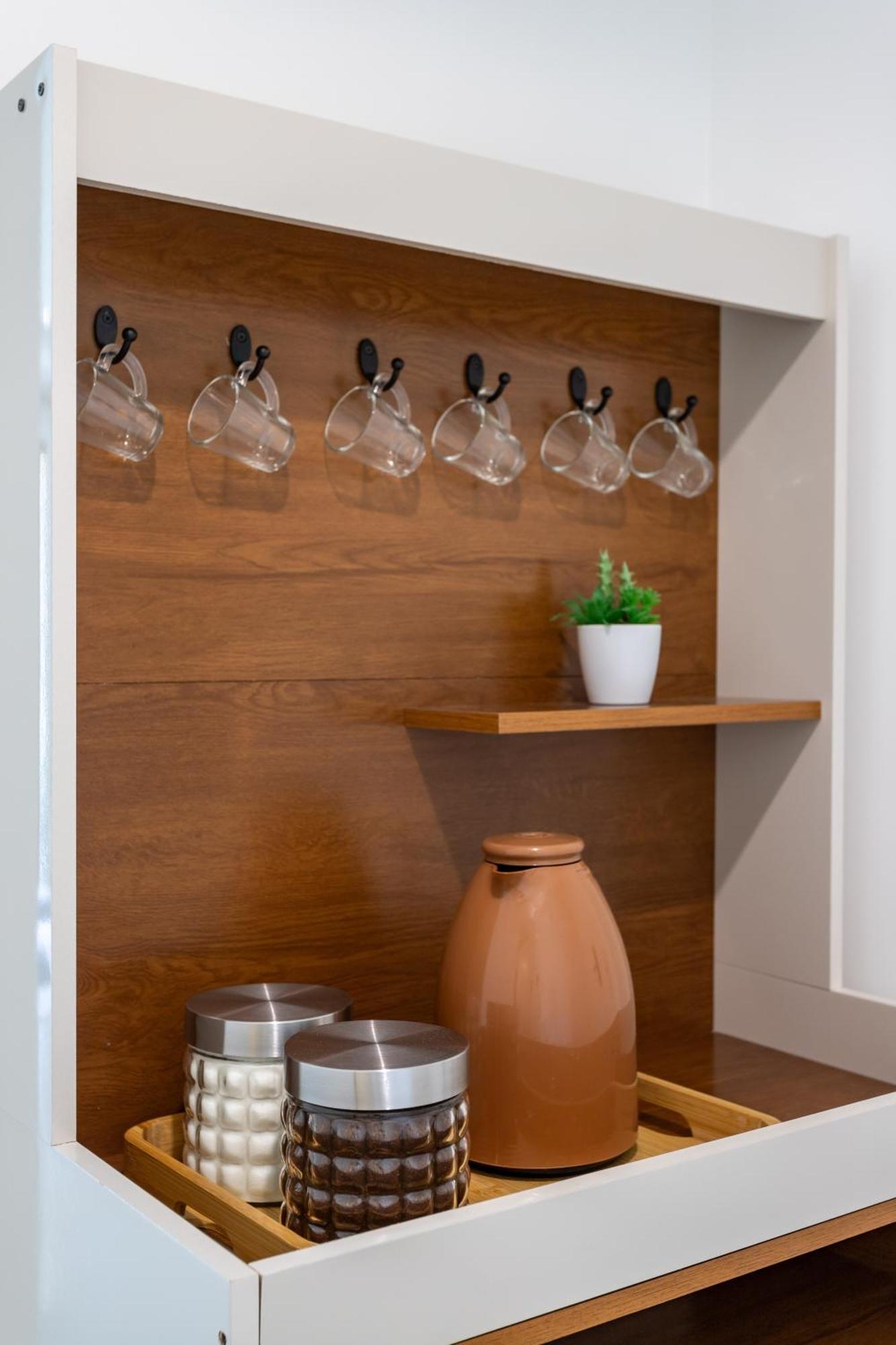 Apartment Dos Anjos Club Condo: 2br, Pool, 24/7 Security