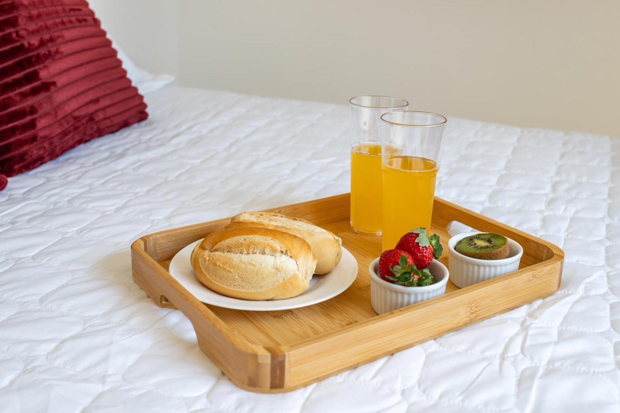 Dos Anjos Club Condo: 2br, Pool, 24/7 Security Apartment *