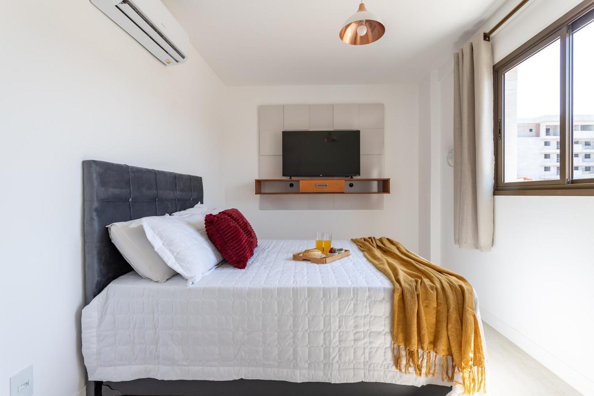 Dos Anjos Club Condo: 2br, Pool, 24/7 Security Apartment *