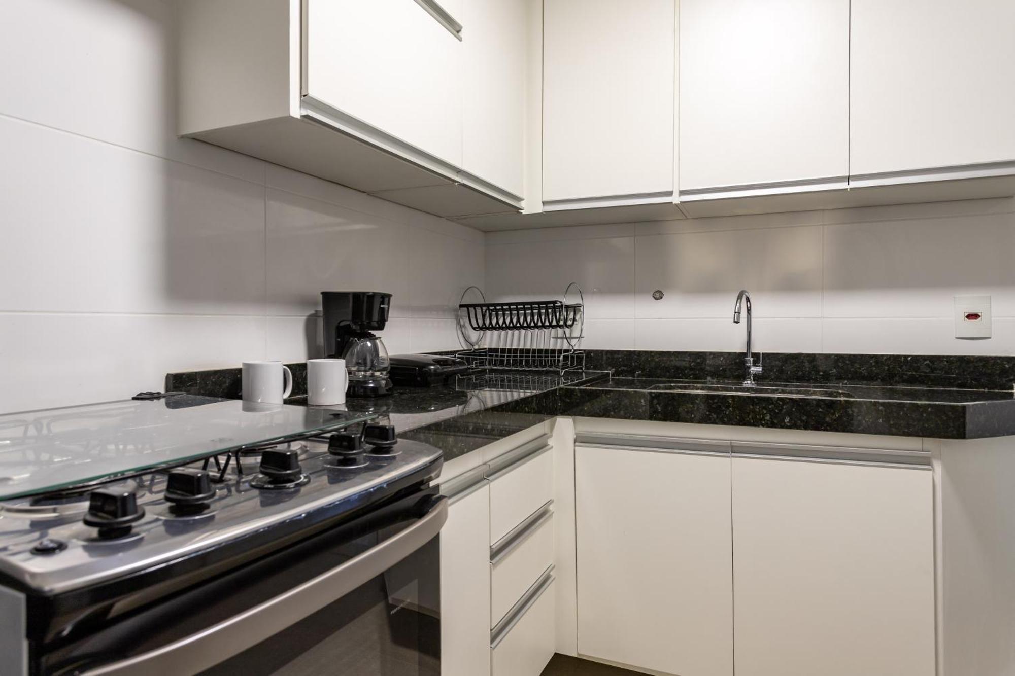 Dos Anjos Club Condo: 2br, Pool, 24/7 Security * Arraial do Cabo