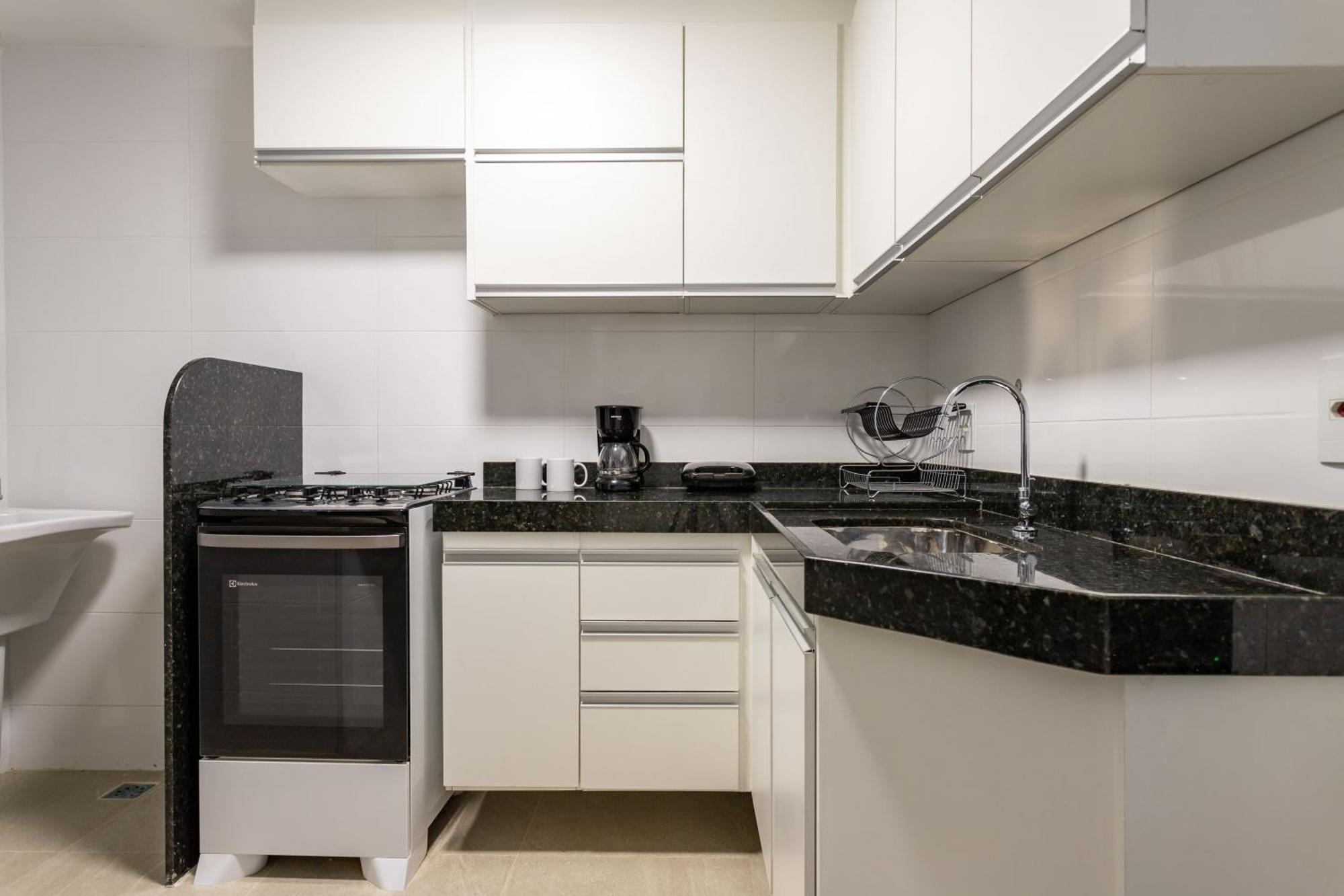 Dos Anjos Club Condo: 2br, Pool, 24/7 Security Arraial do Cabo