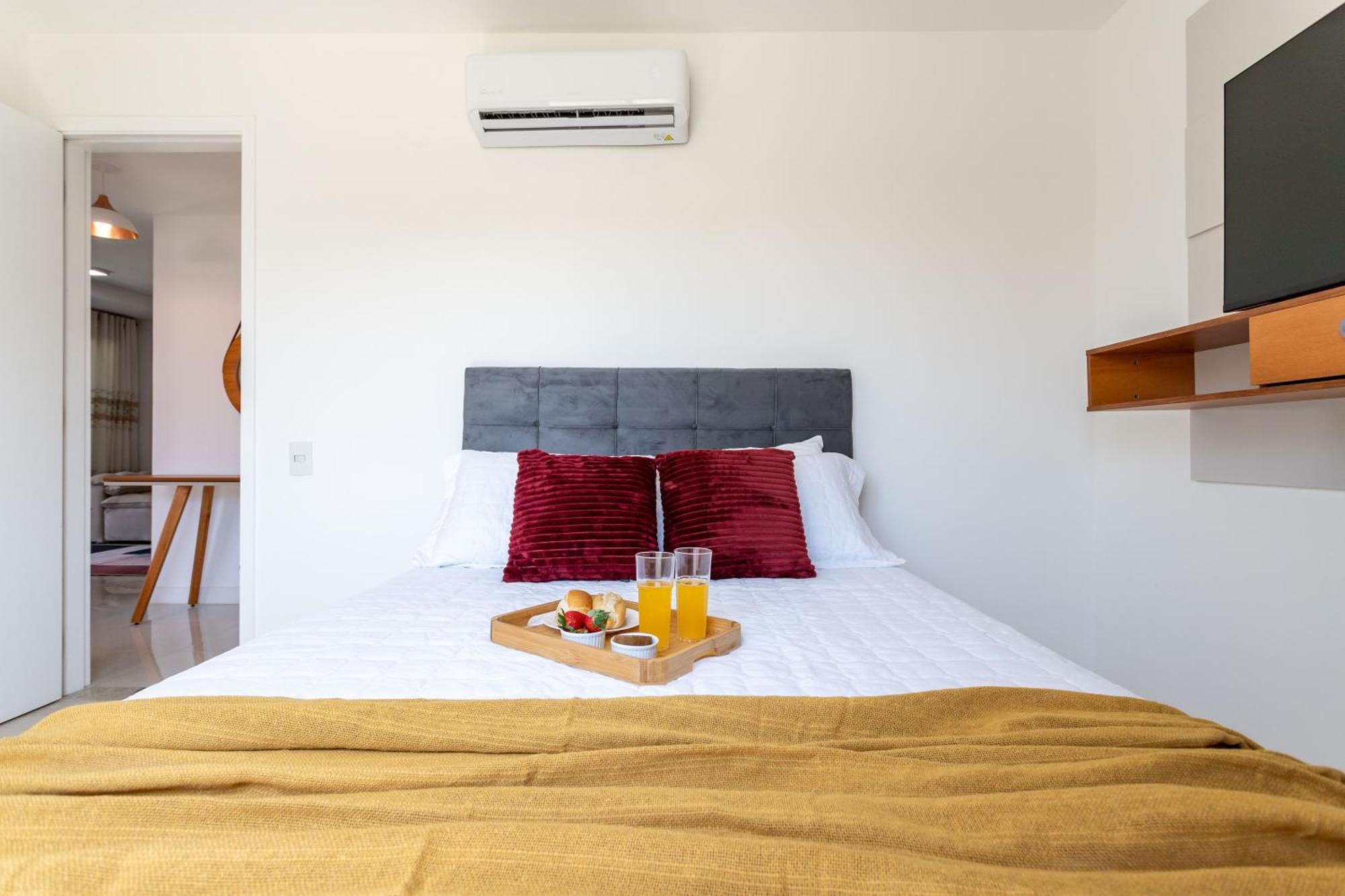 Dos Anjos Club Condo: 2br, Pool, 24/7 Security Apartment