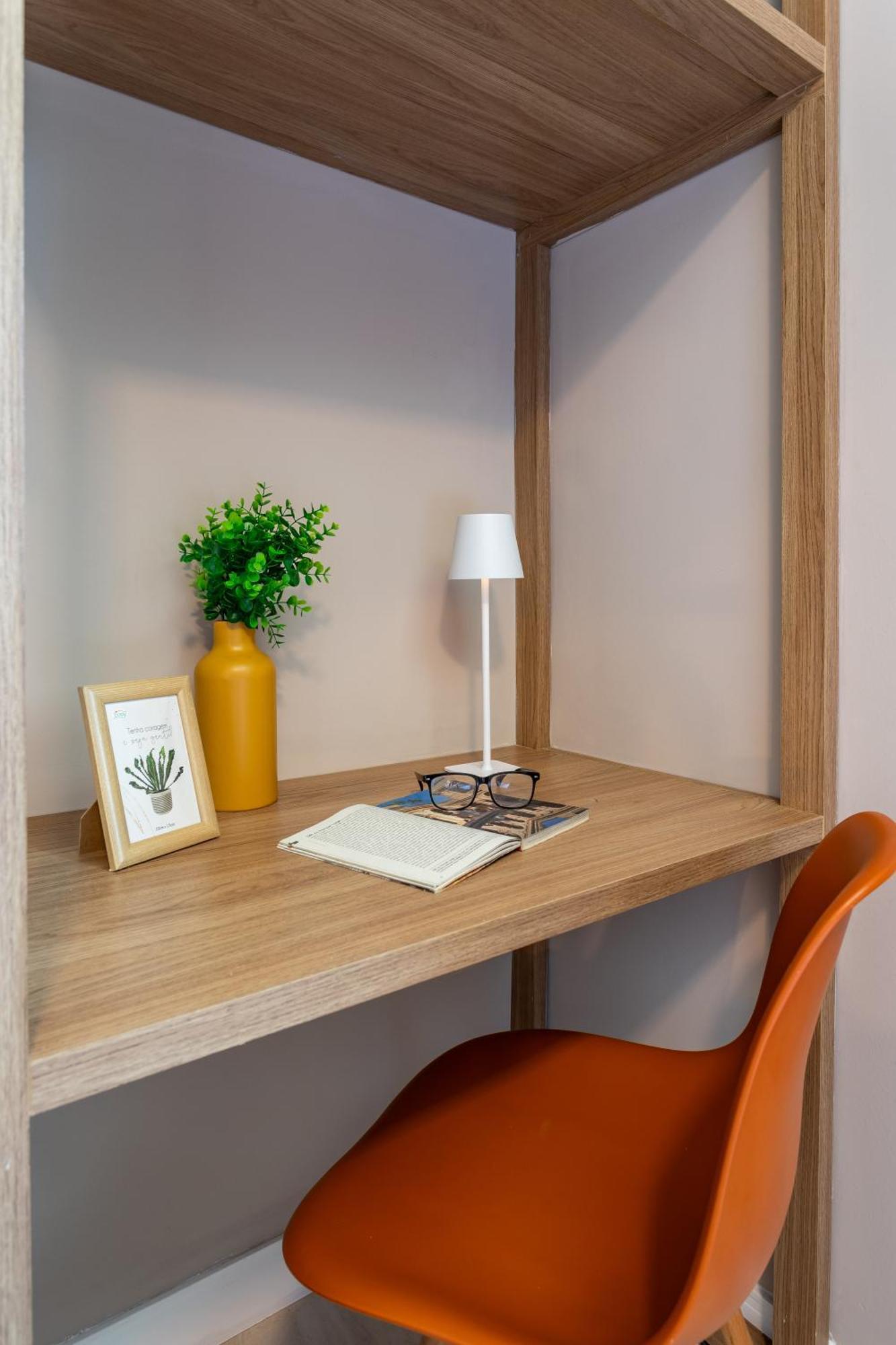Apartment Dos Anjos Club Condo: 2br, Pool, 24/7 Security