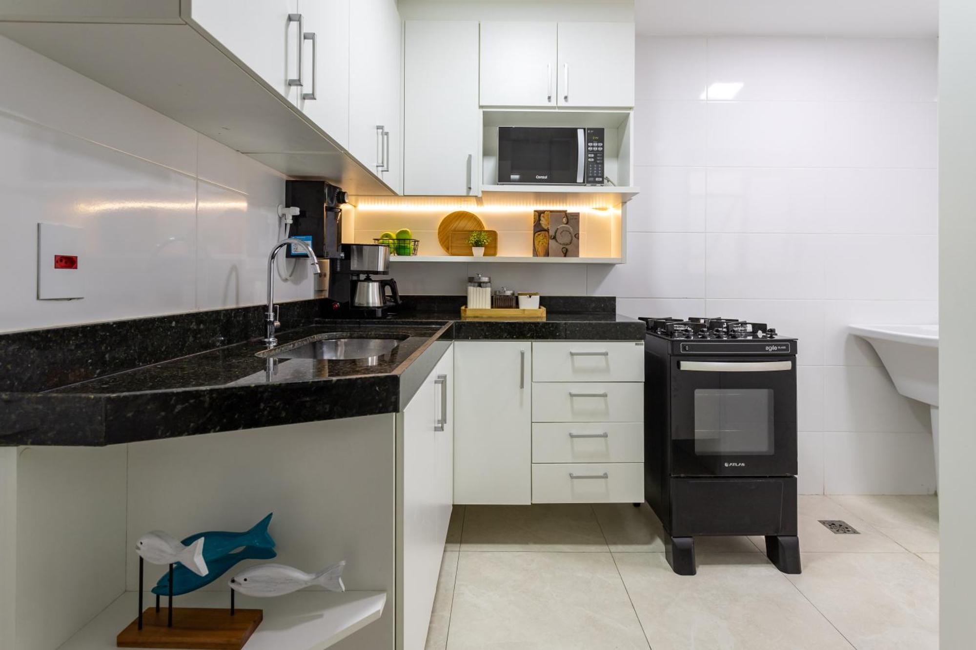 Dos Anjos Club Condo: 2br, Pool, 24/7 Security * Arraial do Cabo