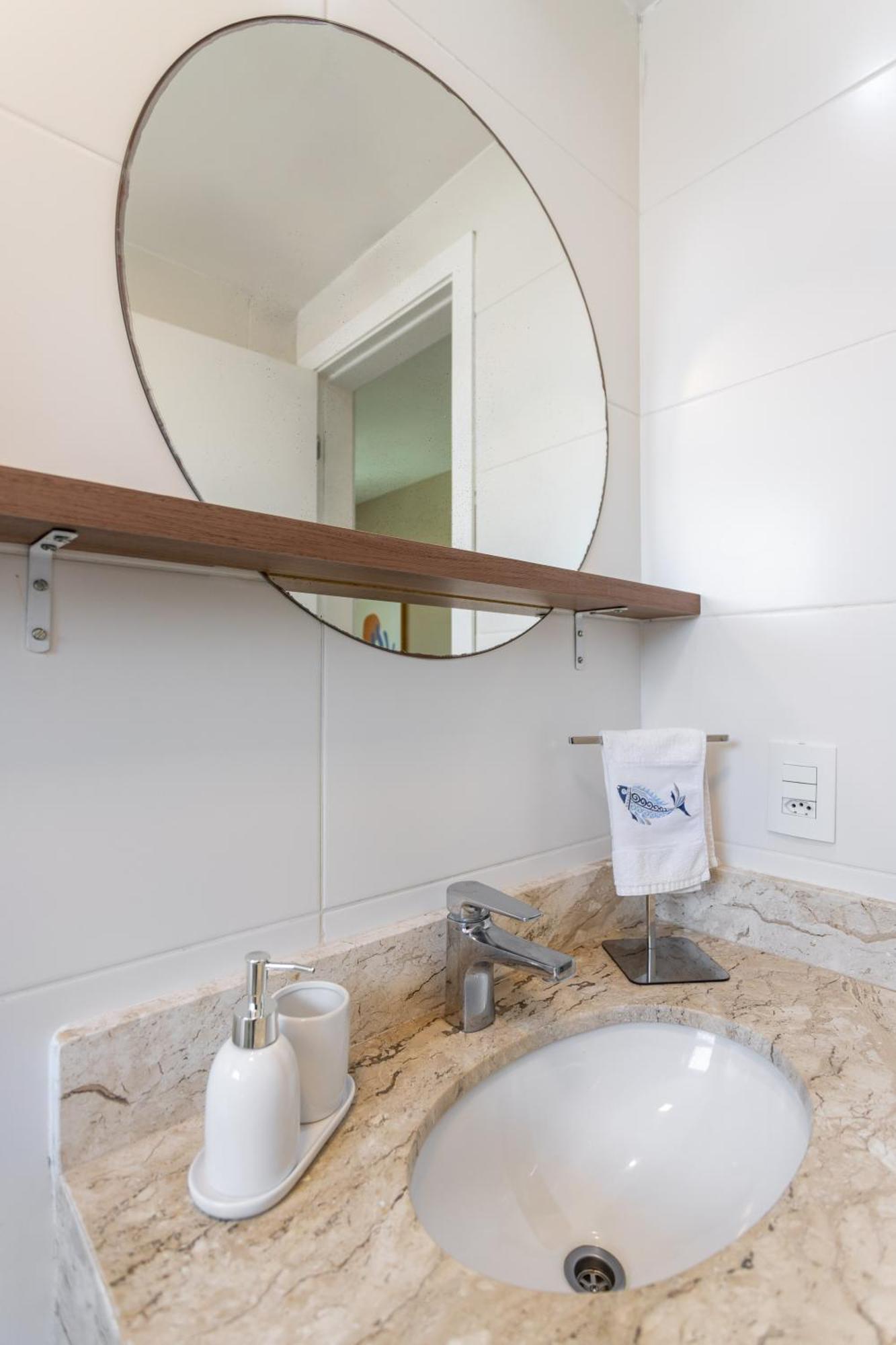 Apartment Dos Anjos Club Condo: 2br, Pool, 24/7 Security