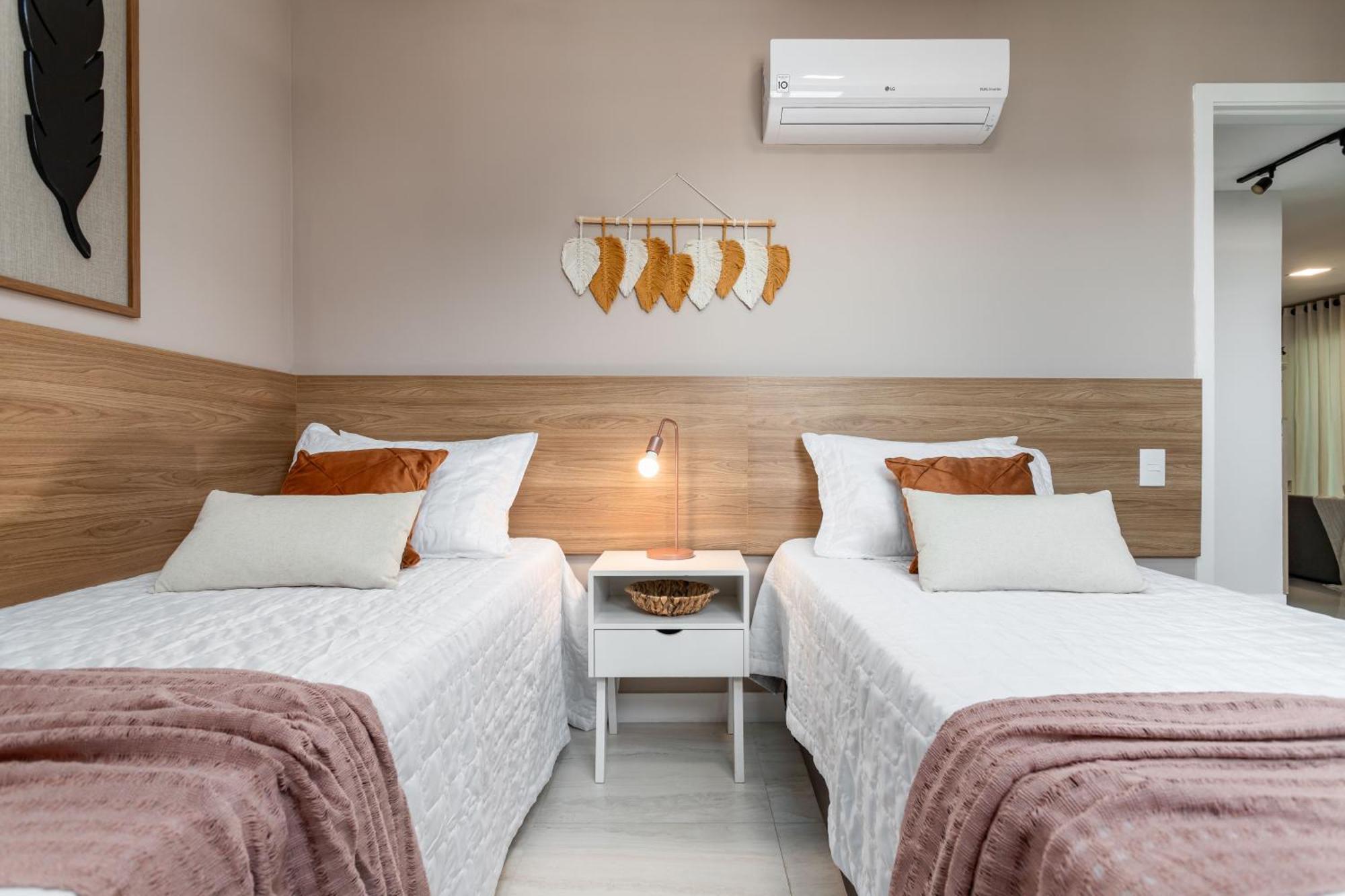 Dos Anjos Club Condo: 2br, Pool, 24/7 Security *