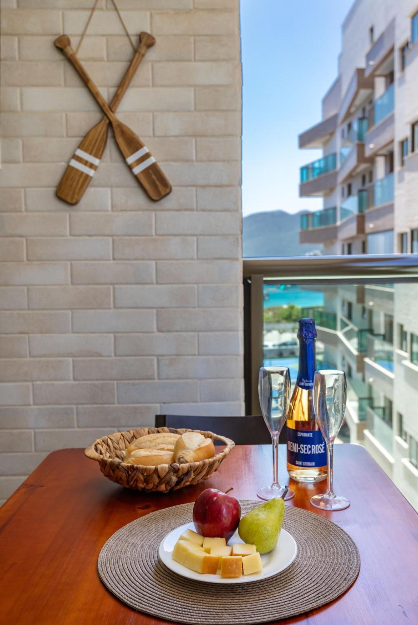 Dos Anjos Club Condo: 2br, Pool, 24/7 Security Apartment